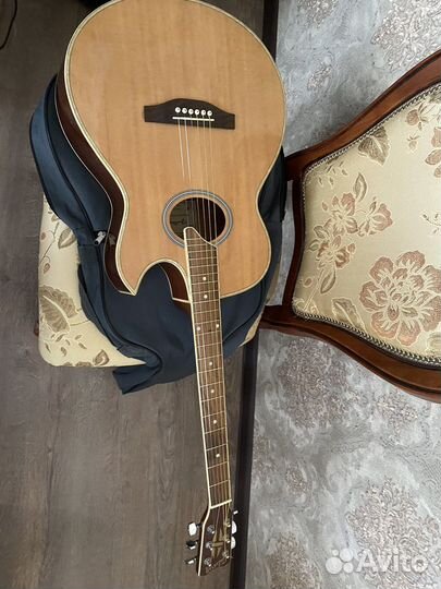 Акустическая гитара