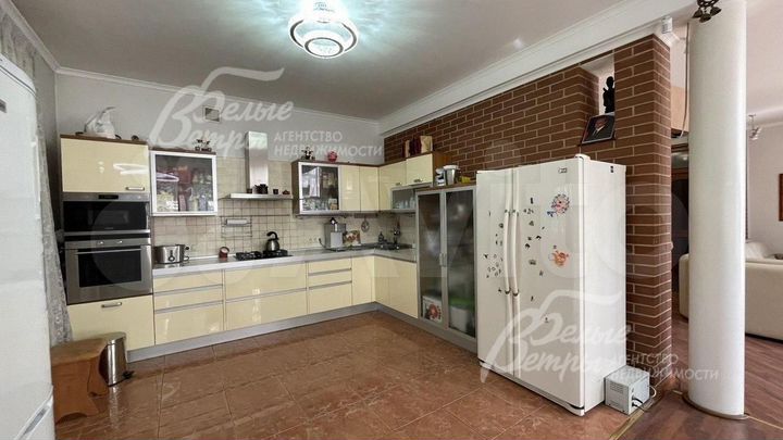 Дом 430 м² на участке 15 сот.