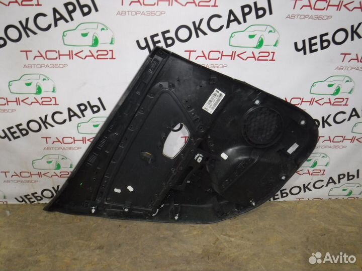 Обшивка задней правой двери Renault Megane 3