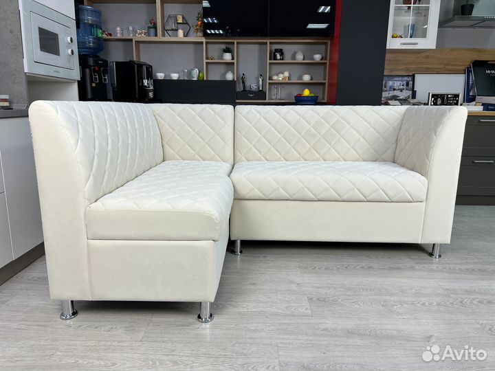 Угловой диван на кухню