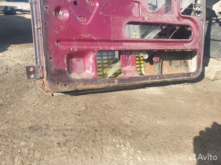 Дверь правая niva 21214