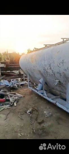 Цистерны емкости бочки