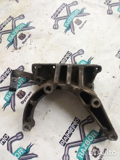 Кронштейн двигателя Ford Focus 1