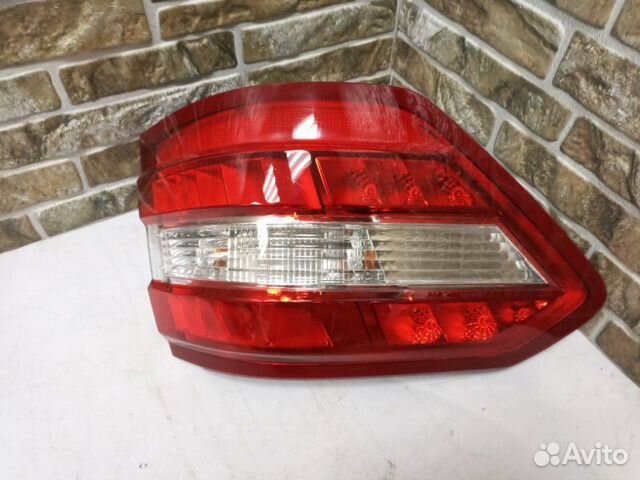 Фонарь задний наружный левый Mercedes-Benz E-Class