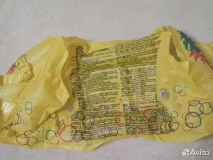 Плавательный жилет