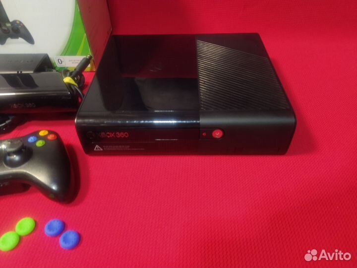 Xbox 360 E, комплект как для себя