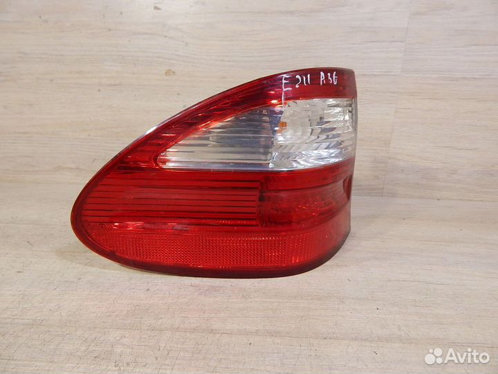 Фонарь левый Mercedes E-Class W211 универсал