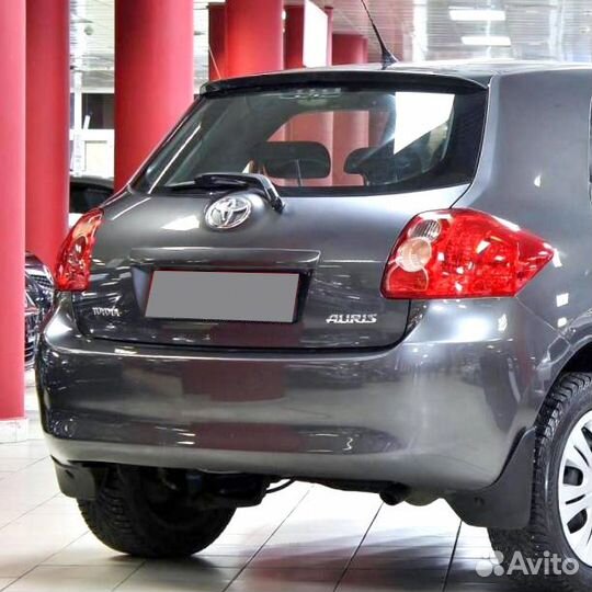Бампер задний в цвет Toyota Auris 1 (2006-2010)