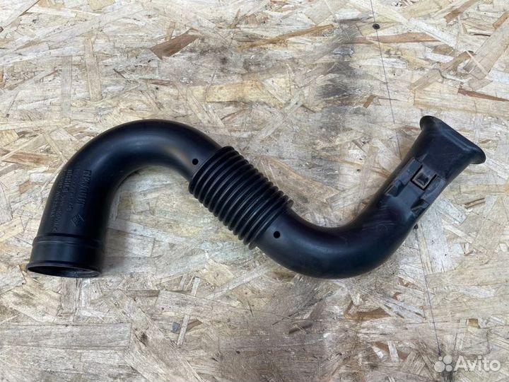 Патрубок воздушного фильтра Renault Logan