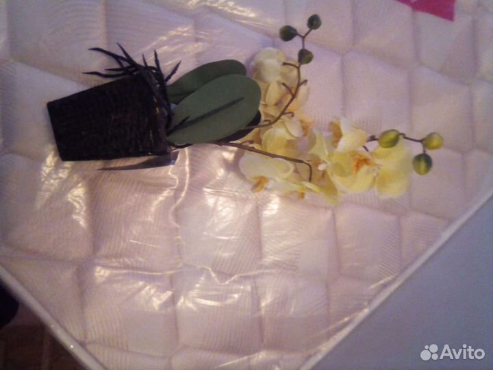 Искусстаенная Орхидея фаленопсис