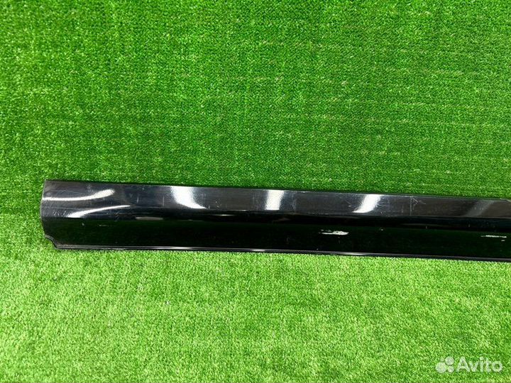 Накладка на порог наружная левая Hyundai Staria