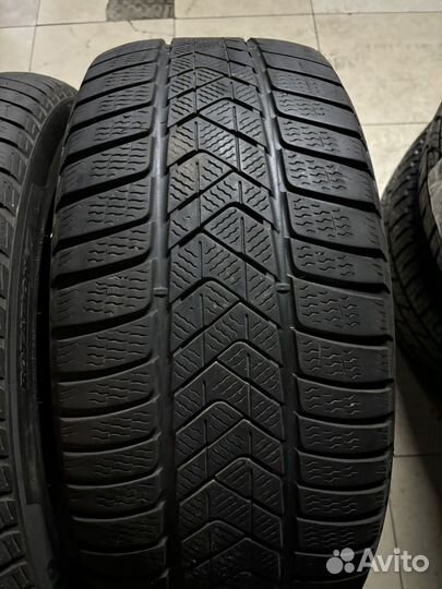 Pirelli Winter Sottozero 3 235/45 R19