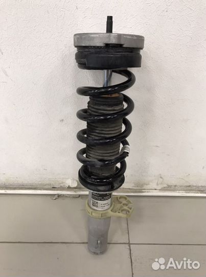 Амортизатор переднй правый BMW M5 F90