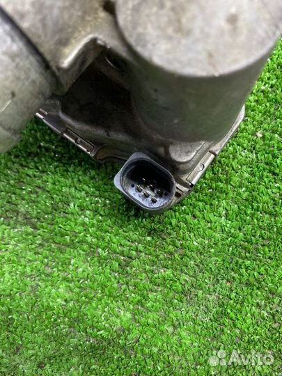 Дросельная заслонка Volkswagen Passat B5 ADR 1.8