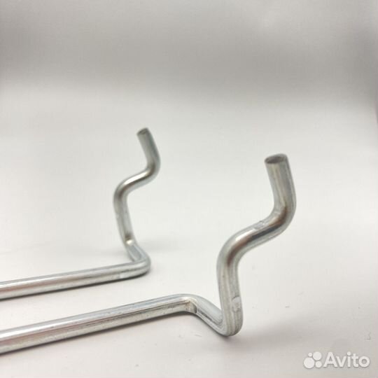 Еврокрючок для перфорированной панели L100мм d4