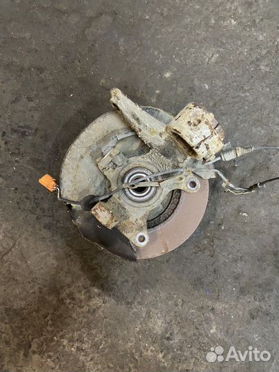 Кулак поворотный левый Honda HR-V