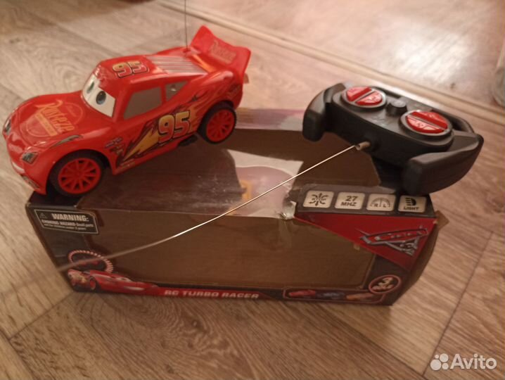 Машинка на радиоуправлении/Молния Маккуин/тачки