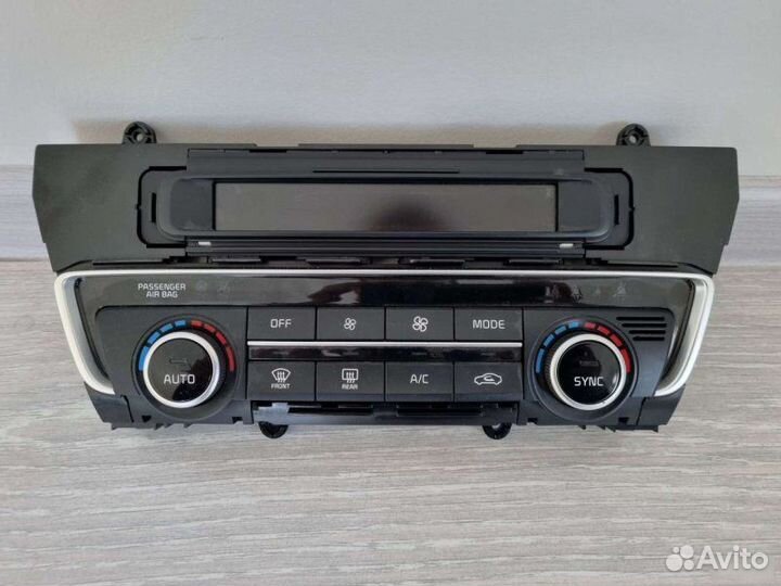 Блок управления климатом Kia Optima 4 JF