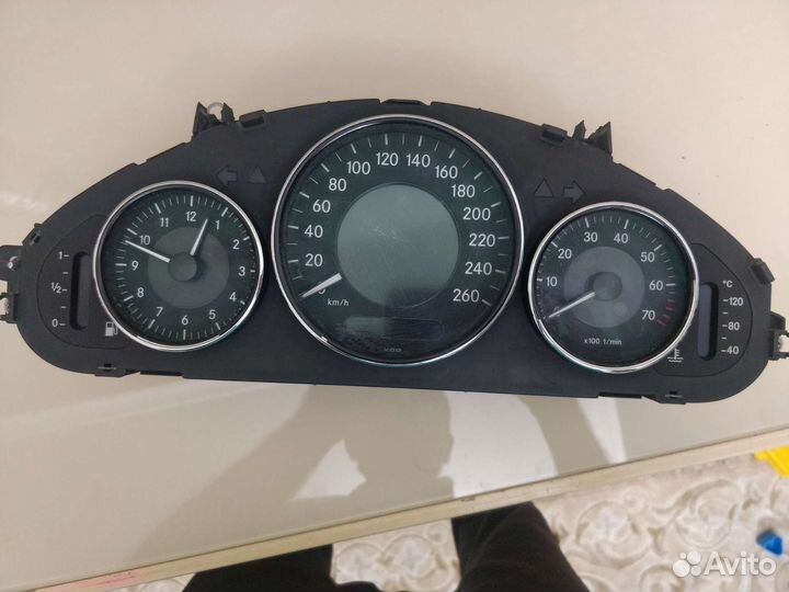 Щиток приборов на Мерседес CLS 219