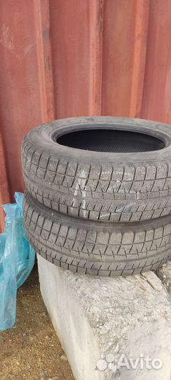 Bridgestone Blizzak Revo GZ 225/60 R17