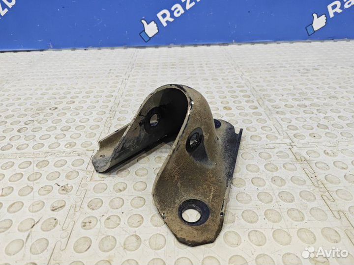 Кронштейн задний правый Renault Kaptur