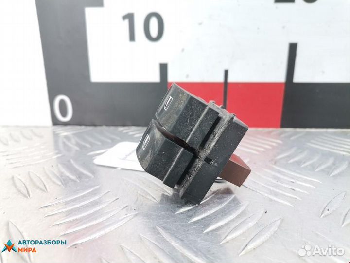 Блок управления стеклоподъемниками Volkswagen Golf