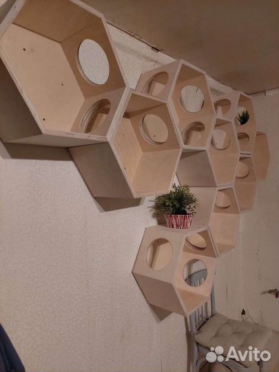 Настенная полка(домик) для кошки