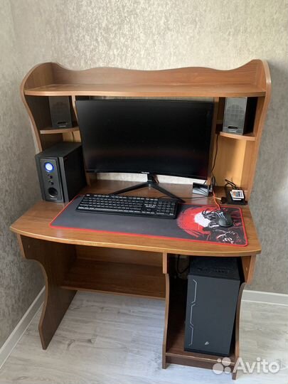 Компьютерный стол