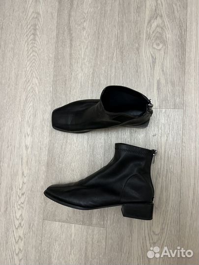 Ботинки с квадратным носом