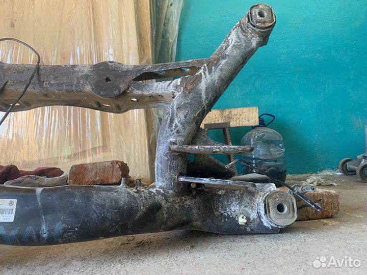 Продаю подрамник задний