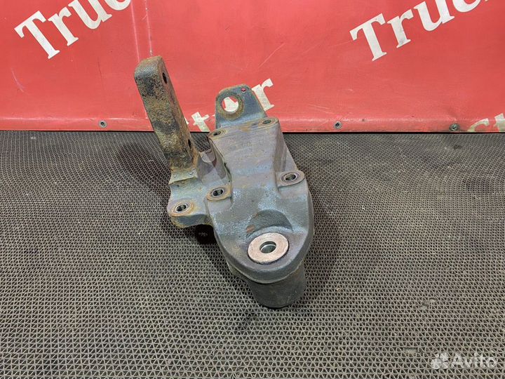 Кронштейн передней рессоры левый Daf XF105