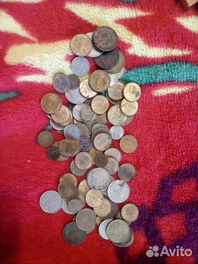 Монеты, жетоны