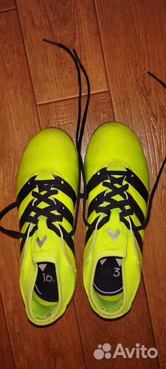 Футбольные бутсы