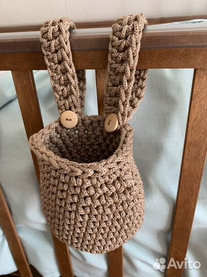 Вязаные кармашки на детскую кроватку