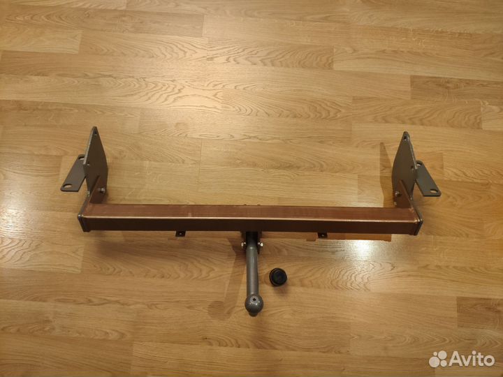 Фаркоп на Mitsubishi Pajero 4