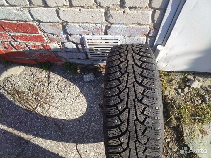 Nokian Tyres Hakkapeliitta 5 SUV 225/65 R17 107