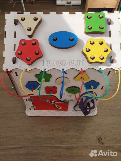 Бизиборд домик