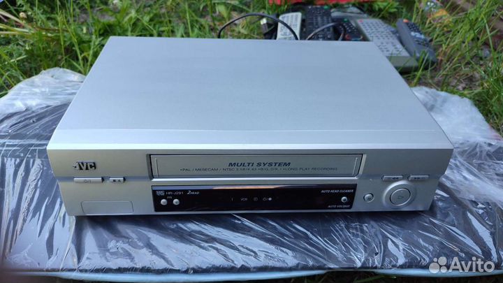 Видеомагнитофон jvc