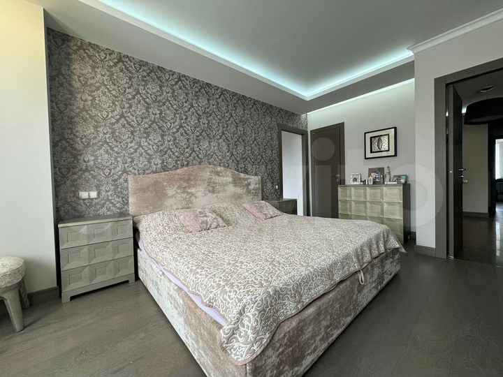 3-к. квартира, 118 м², 14/17 эт.