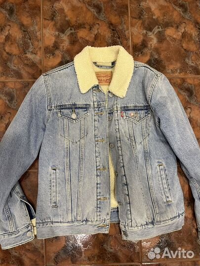 Джинсовая куртка levis