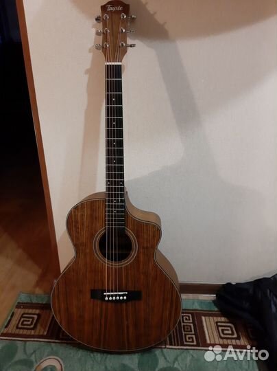 Акустическая гитара
