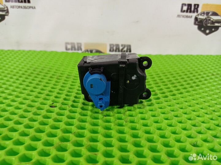 Моторчик привода заслонок печки