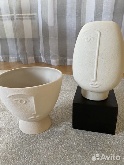 Кашпо и статуэтка