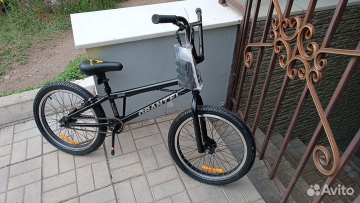 Яркий BMX Grantel 20