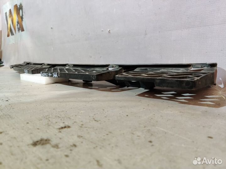 Фольцваген Туарег 2011- Крепление заднего бампера