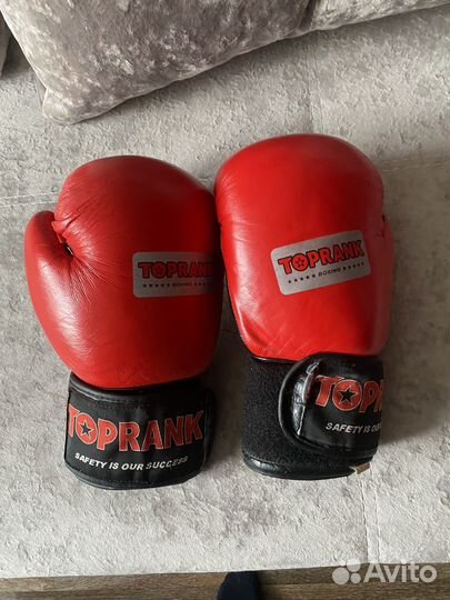 Боксерские перчатки 10 oz