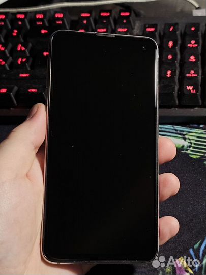 Samsung Galaxy S10e, 6/128 ГБ