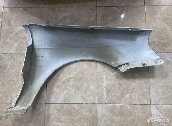 Переднее левое крыло на priora 2