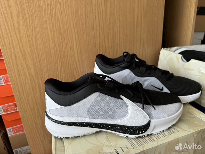 Баскетбольные кроссовки nike zoom freak 5 US14