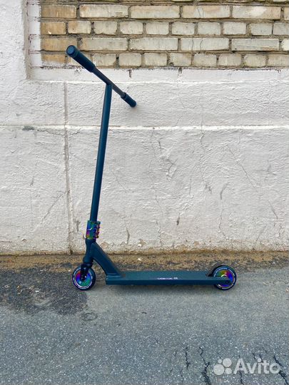 Трюковой самокат новый, нео-хром